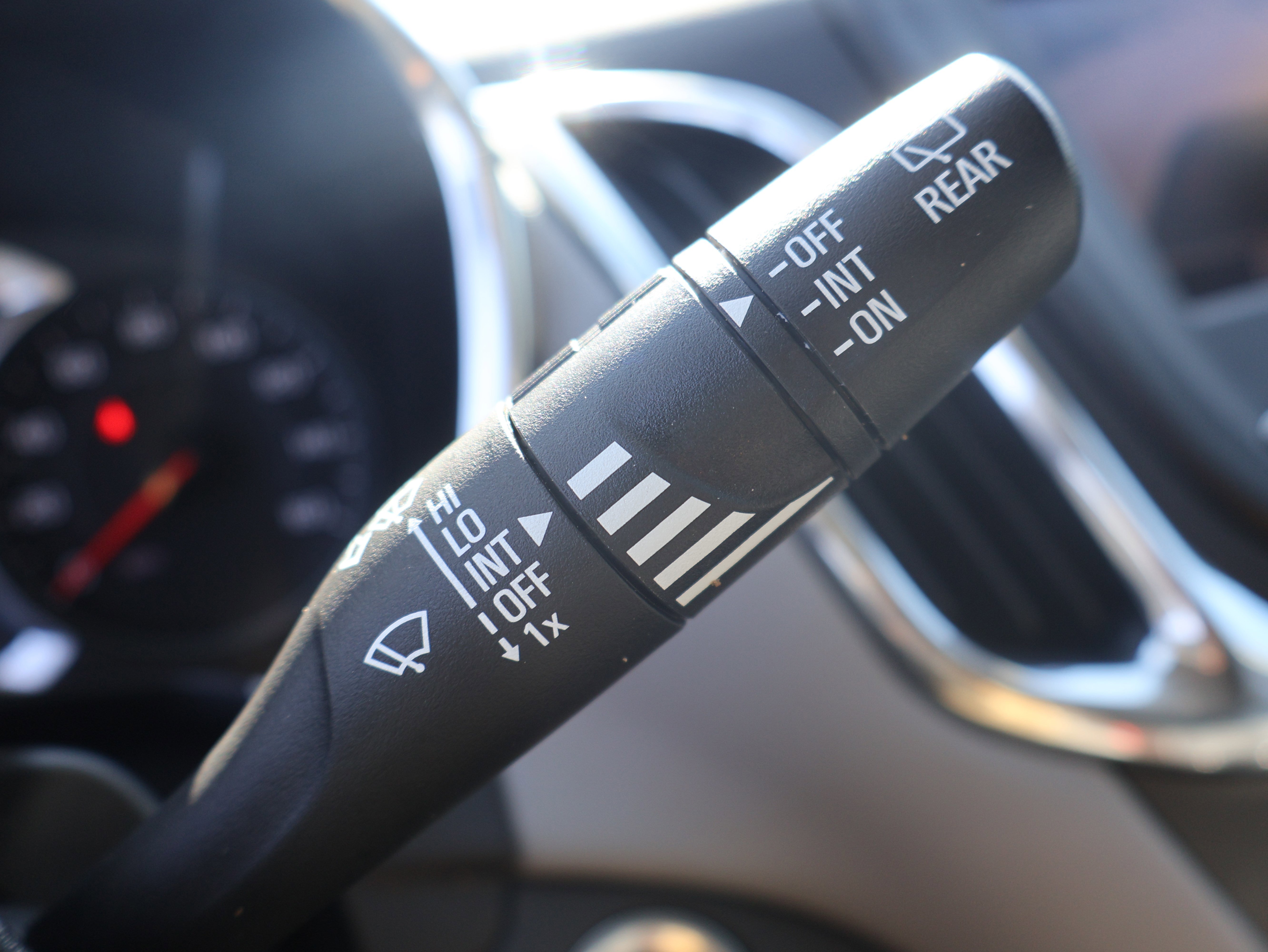 Used 2024 Chevrolet Equinox LS w/ LS Convenience Package FWD image 30