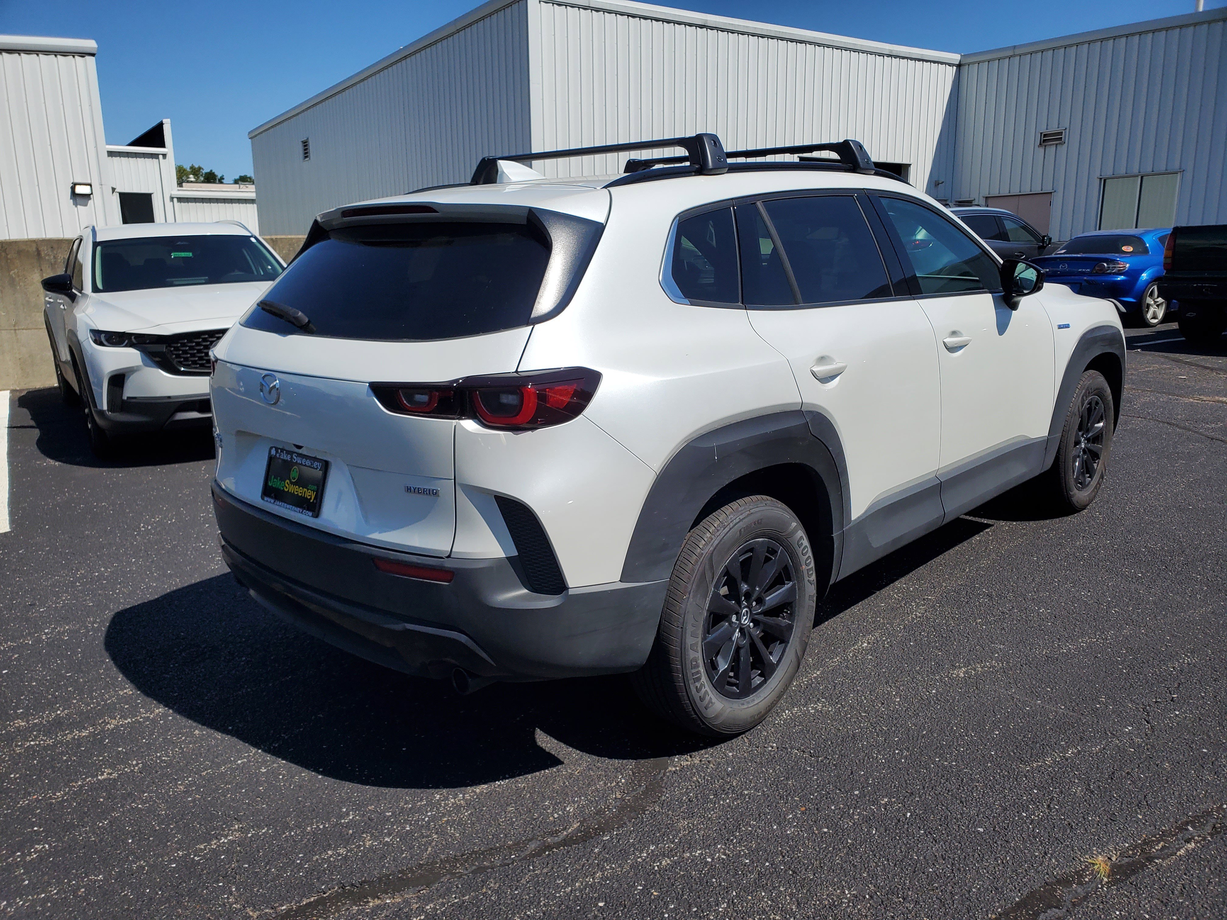 Used 2025 MAZDA CX-50 AWD 2.5 Hybrid w/ Premium Pkg image 5