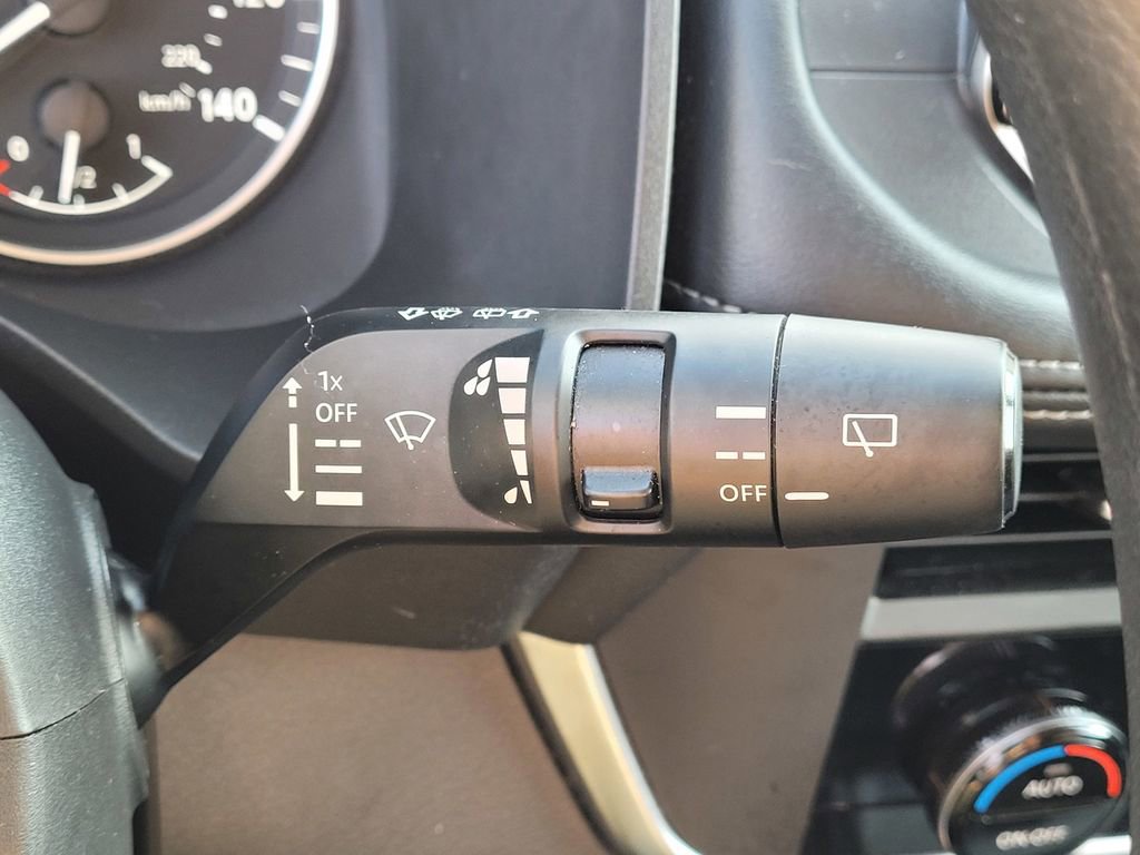 Used 2024 Nissan Rogue SV image 17