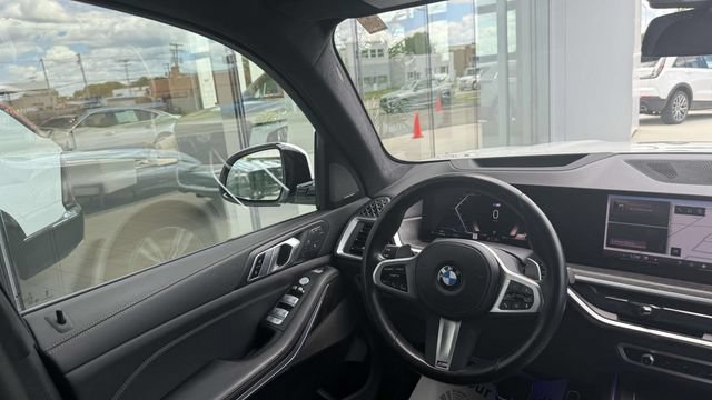 Used 2024 BMW X7 xDrive40i w/ M Sport Package AWD/4WD image 70