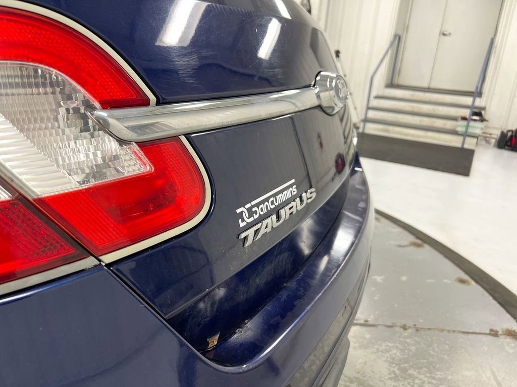 Used 2011 Ford Taurus Limited image 18