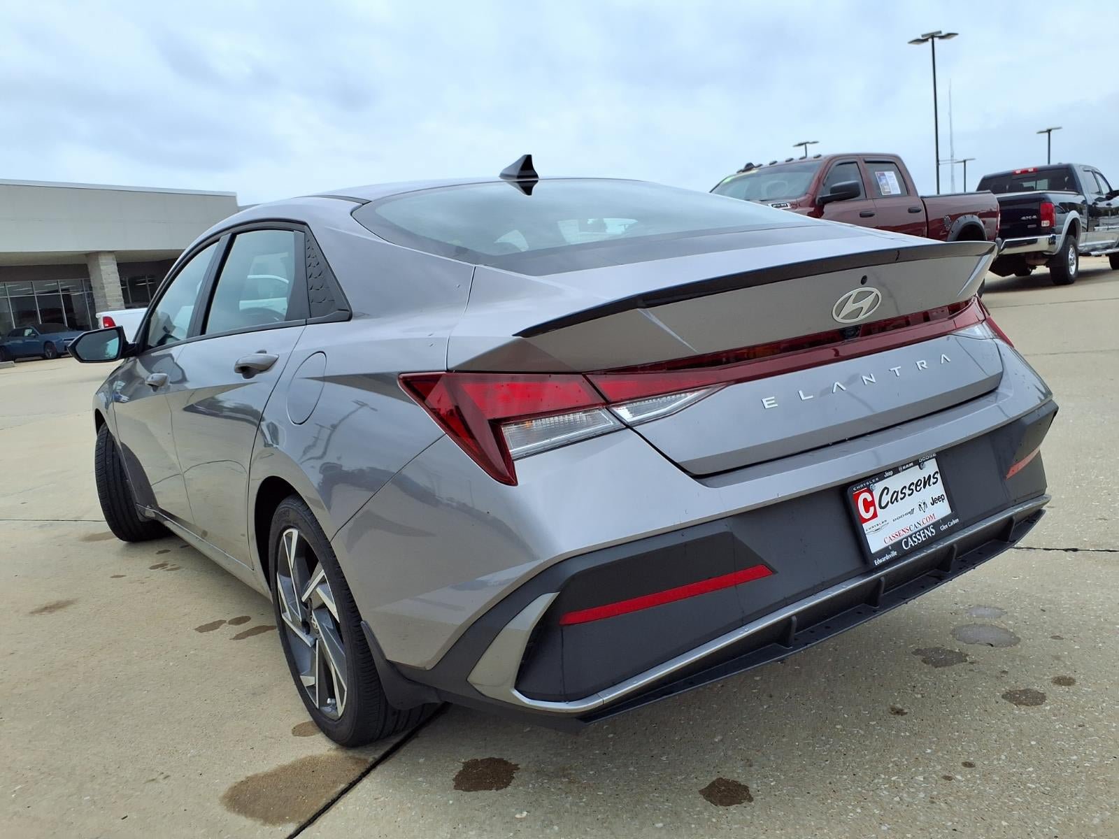 Used 2025 Hyundai Elantra Sport FWD image 26