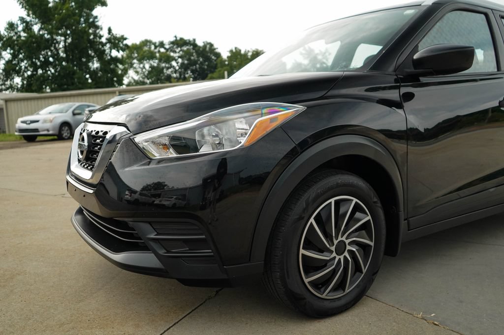 Used 2019 Nissan Kicks S FWD image 17