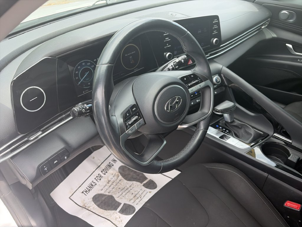 Used 2021 Hyundai Elantra SEL w/ Convenience Package FWD image 11