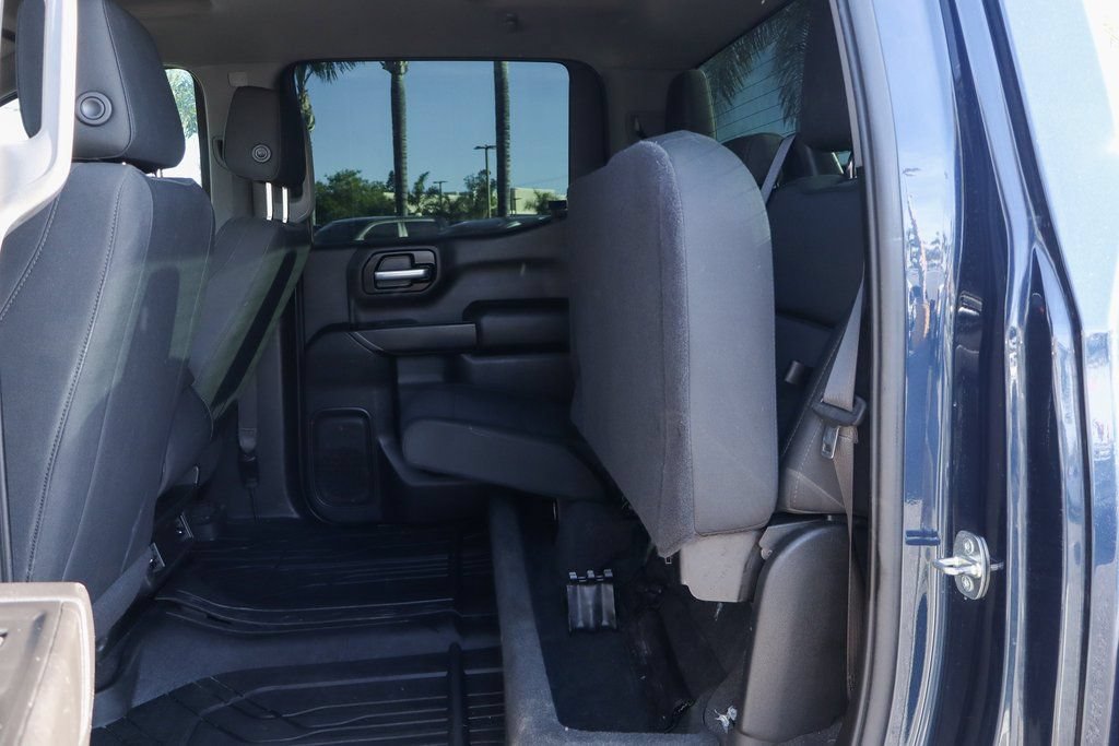 Used 2019 Chevrolet Silverado 1500 Custom w/ Custom Max Trailering Package AWD/4WD image 39