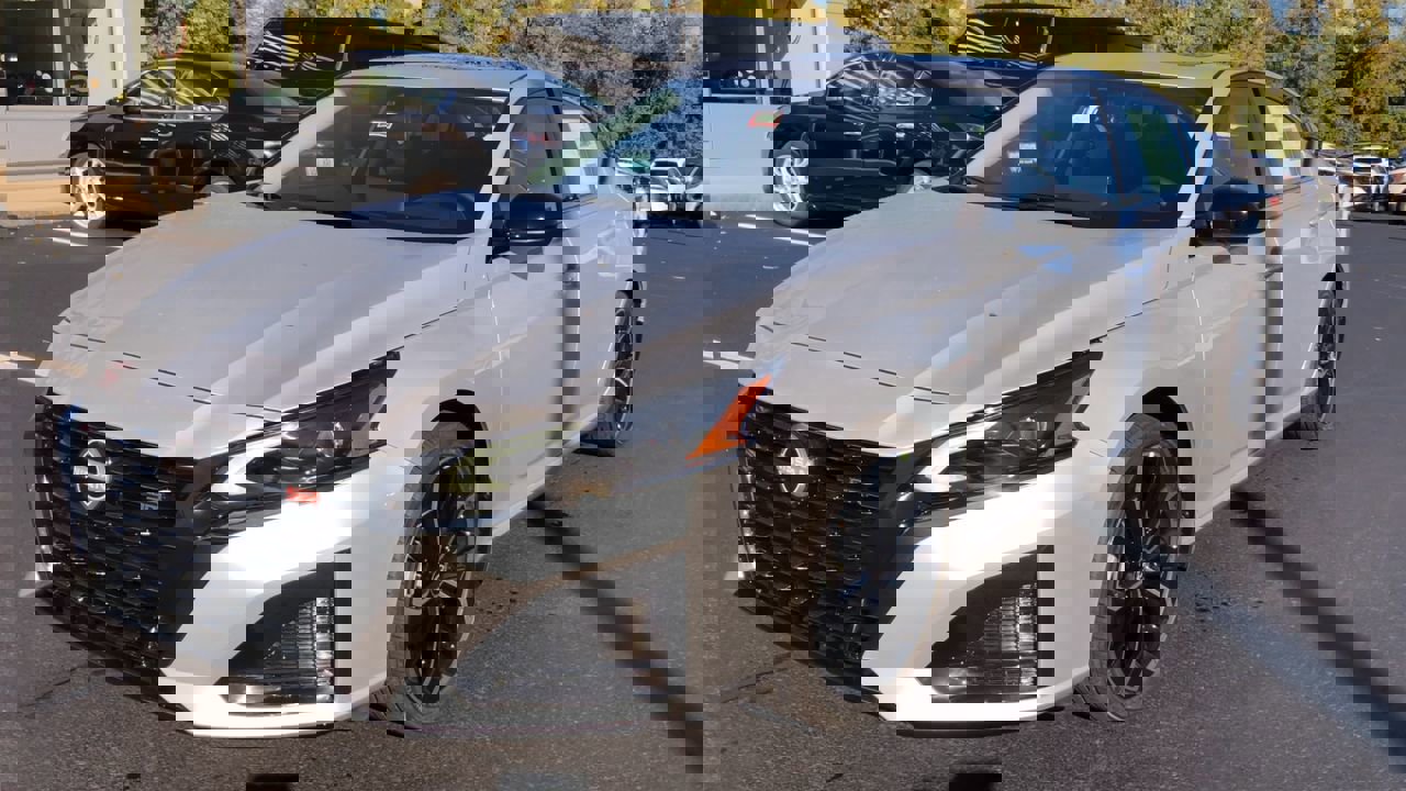 New 2025 Nissan Altima 2.5 SR w/ SR Premium Package image 4