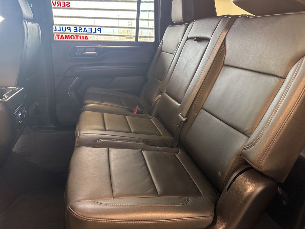 Used 2025 Chevrolet Suburban Z71 AWD/4WD image 26