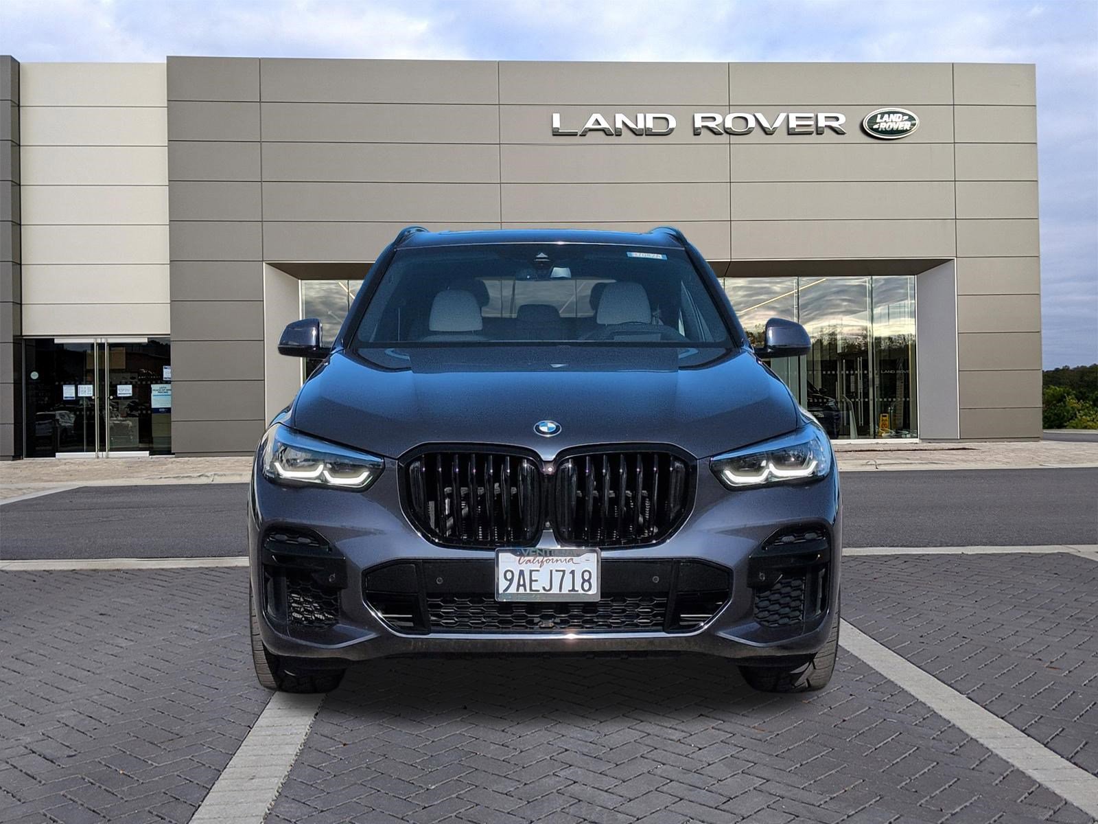 Used 2022 BMW X5 sDrive40i w/ M Sport Package image 2