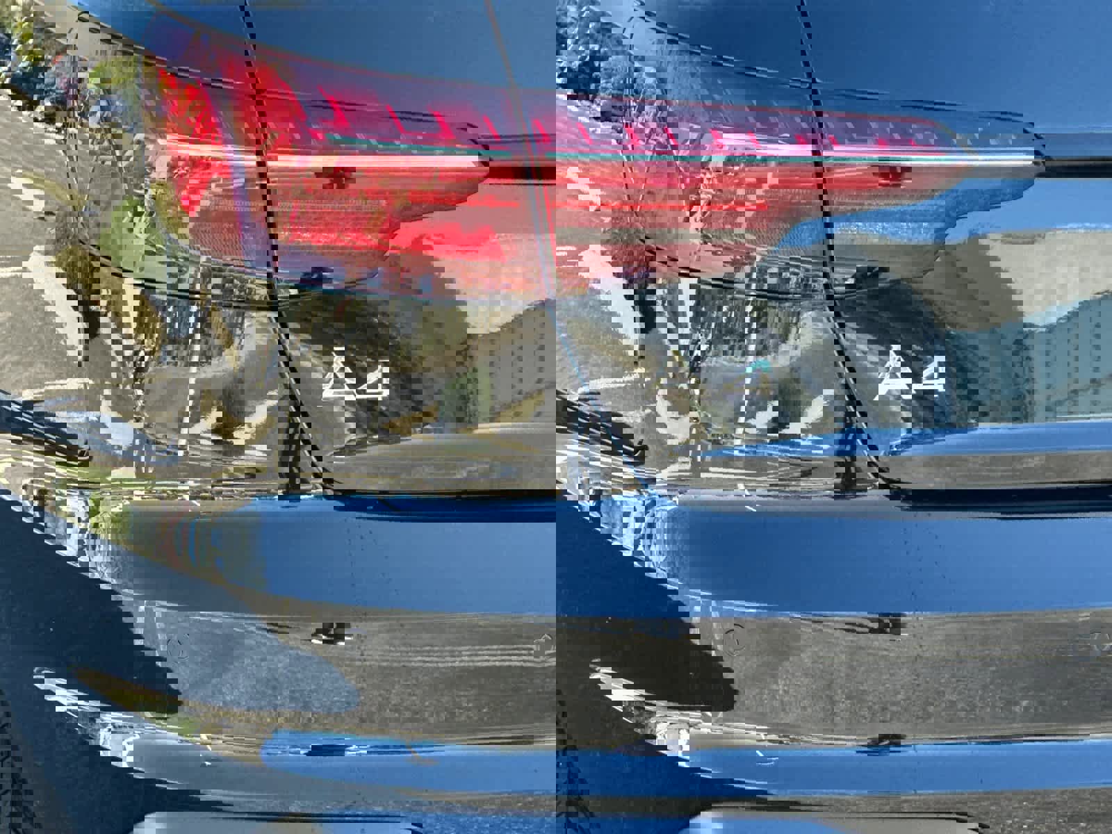 Used 2025 Audi A4 2.0T Premium w/ Convenience Package image 31