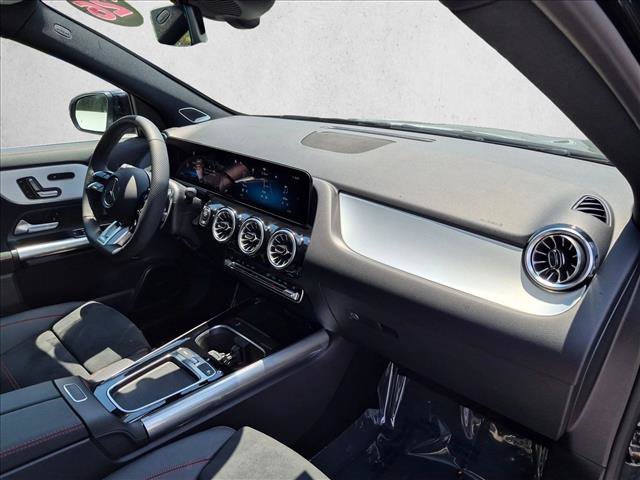 Used 2026 Mercedes-Benz GLA 35 AMG 4MATIC image 22