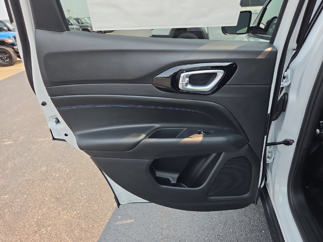 New 2026 Jeep Compass Latitude AWD/4WD image 15