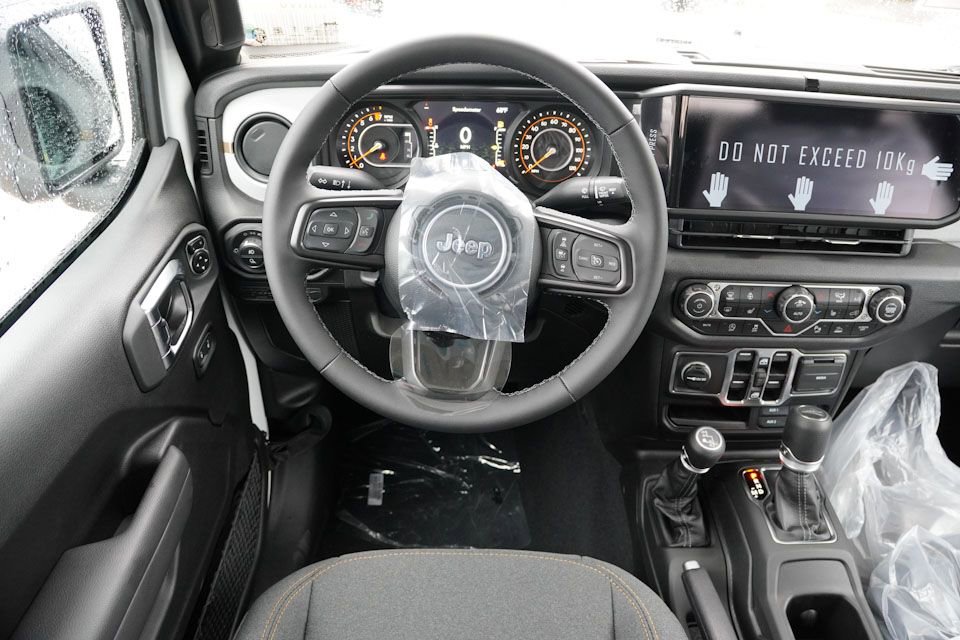 New 2025 Jeep Gladiator Sport AWD/4WD image 12