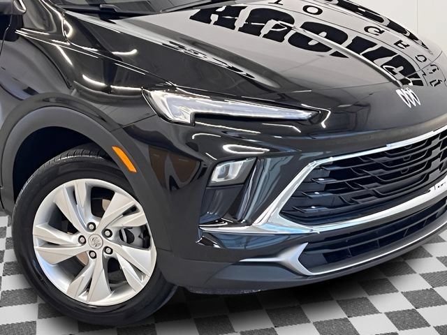 Certified 2025 Buick Encore GX Preferred AWD/4WD image 25