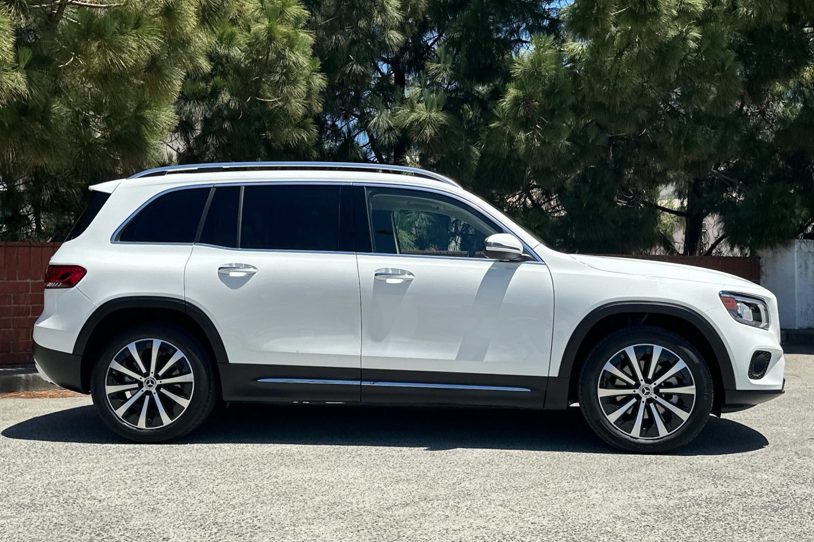 Certified 2023 Mercedes-Benz GLB 250 4MATIC image 4