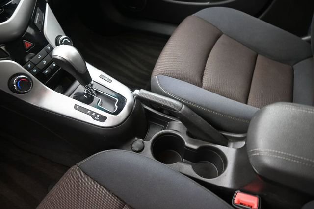 Used 2016 Chevrolet Cruze LT w/ Sun And Sound Package FWD image 31