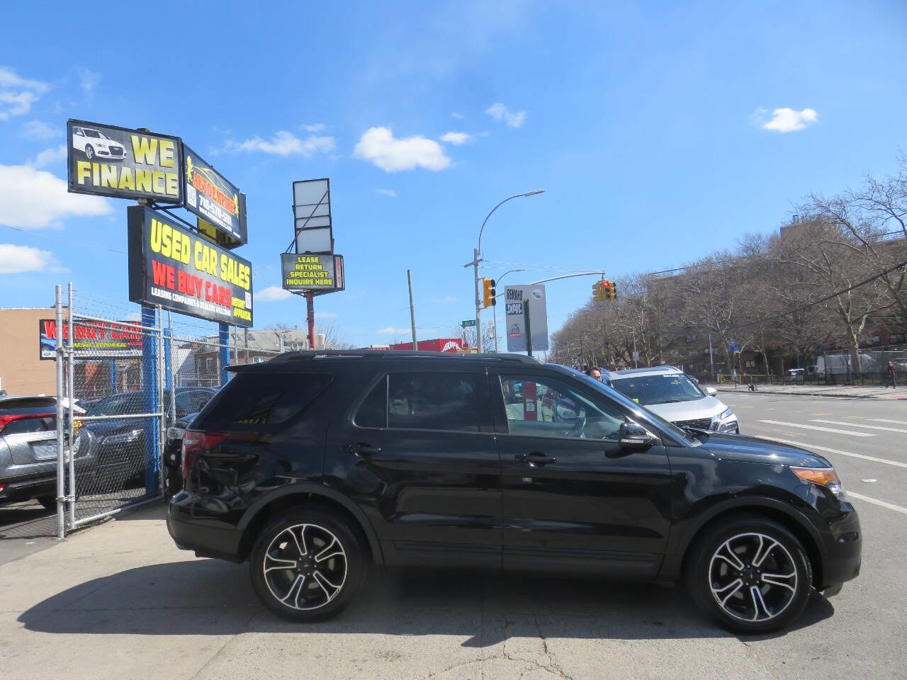 Used 2015 Ford Explorer Sport image 9