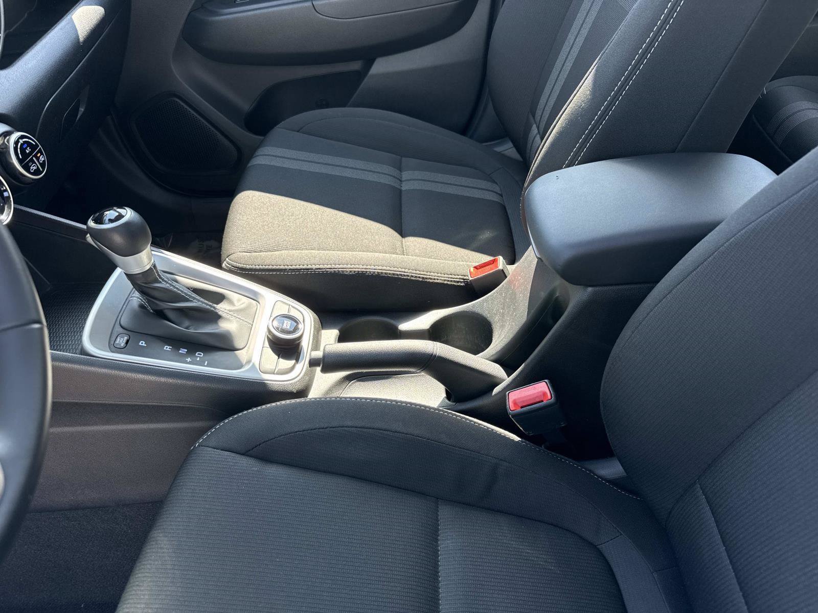 Certified 2022 Hyundai Venue SEL FWD image 15