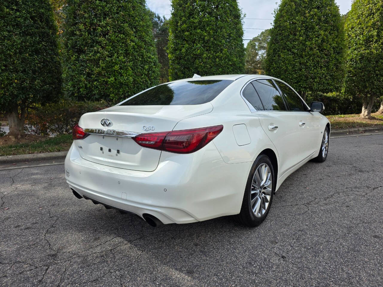 Used 2018 INFINITI Q50 Luxe w/ Essential Package (3.0T Luxe) AWD/4WD image 5