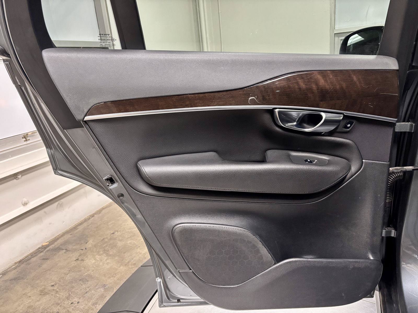 Used 2019 Volvo XC90 T6 Momentum w/ Protection Package Premier AWD/4WD image 19