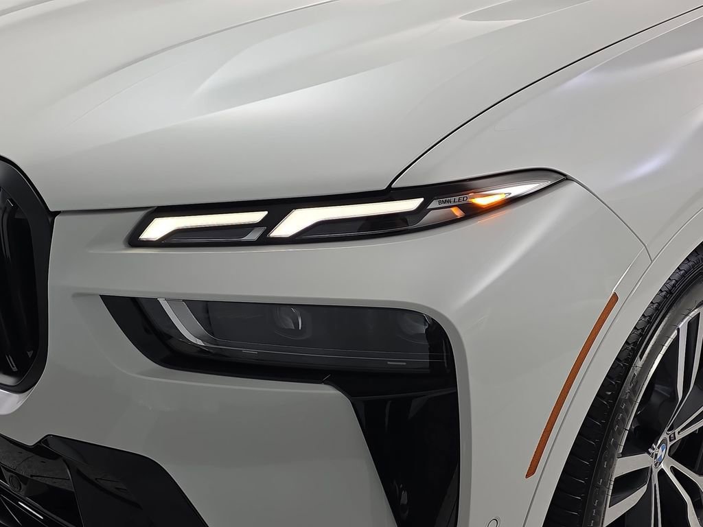 New 2026 BMW X7 xDrive40i w/ M Sport Package AWD/4WD image 32