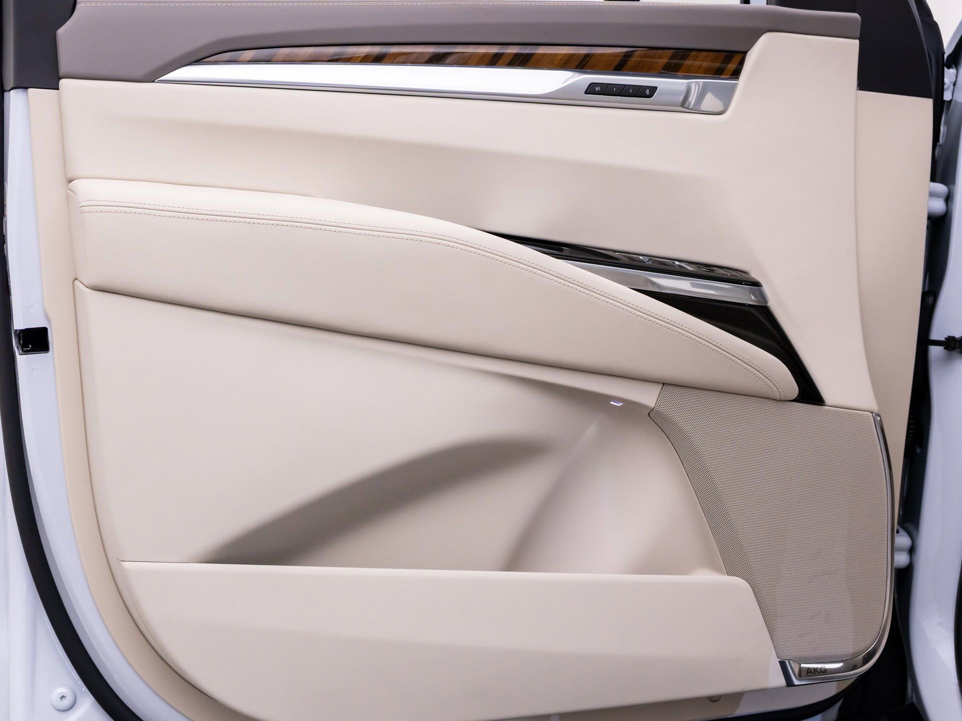 New 2026 Cadillac Escalade Platinum Sport w/ LPO, ONYX Package image 14