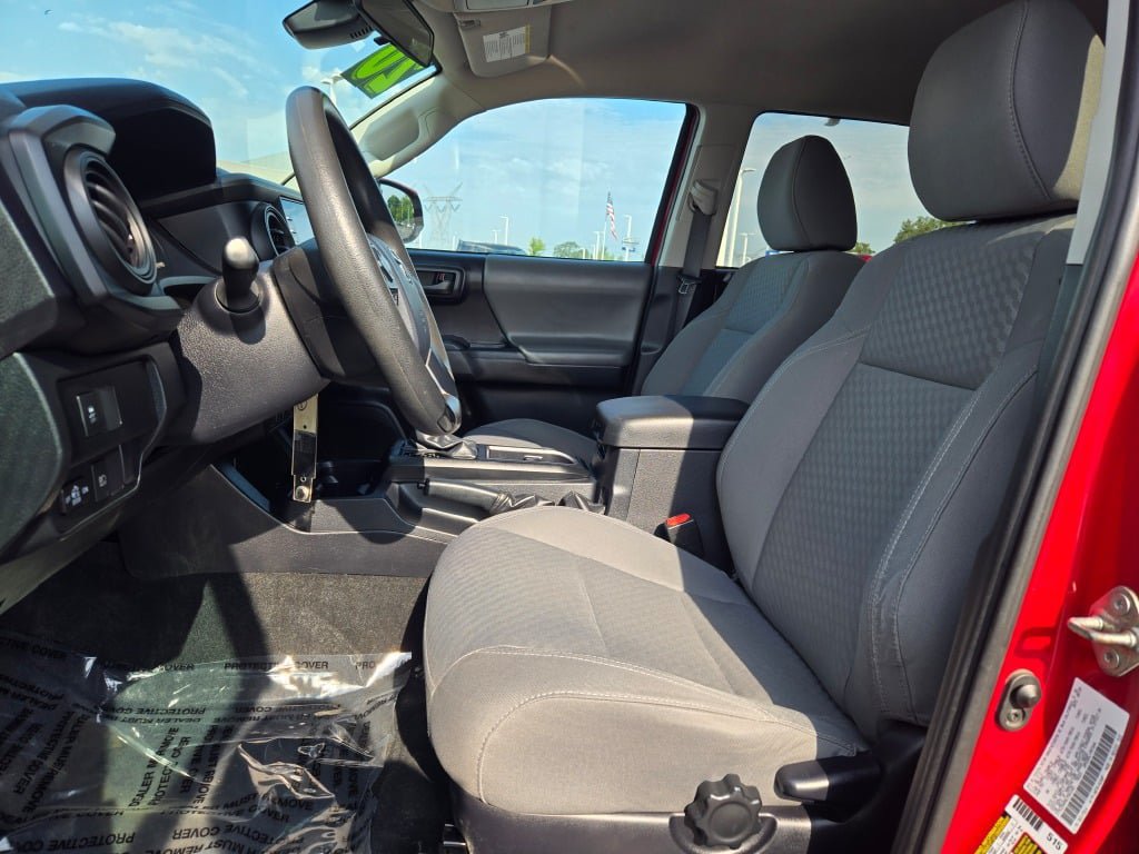 Used 2020 Toyota Tacoma SR AWD/4WD image 22