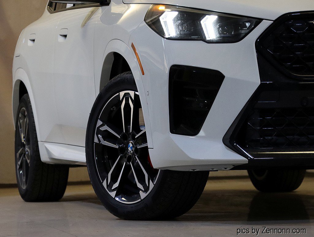 Used 2026 BMW X2 xDrive28i w/ M Sport Package AWD/4WD image 4