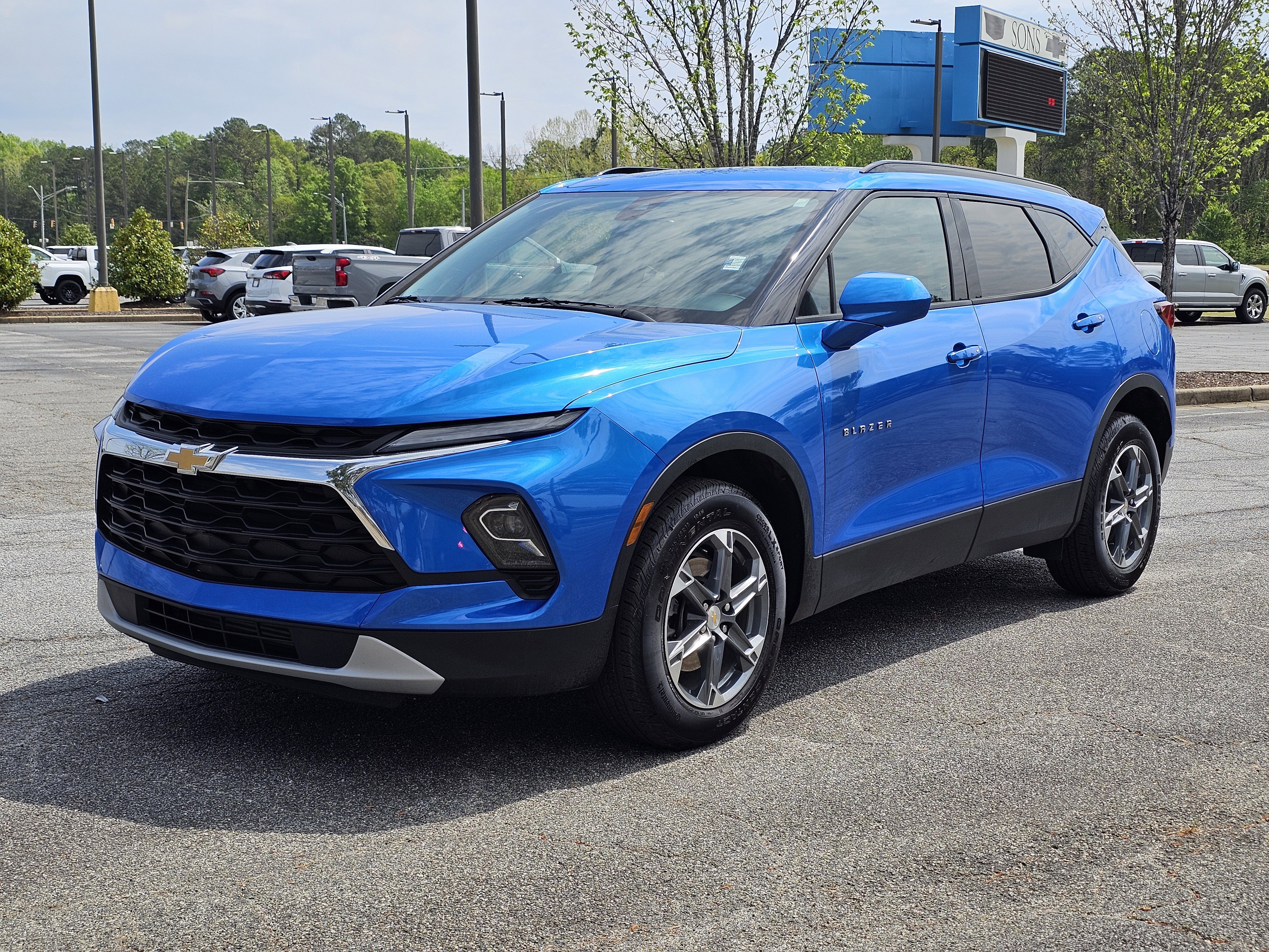 Used 2024 Chevrolet Blazer LT w/ Convenience Package image 2