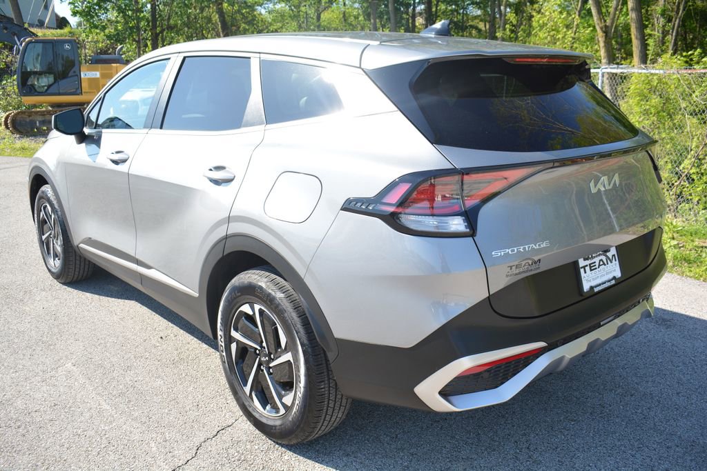 Used 2023 Kia Sportage LX AWD/4WD image 7