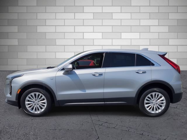 Certified 2024 Cadillac XT4 Luxury w/ Cold Weather Package FWD image 3