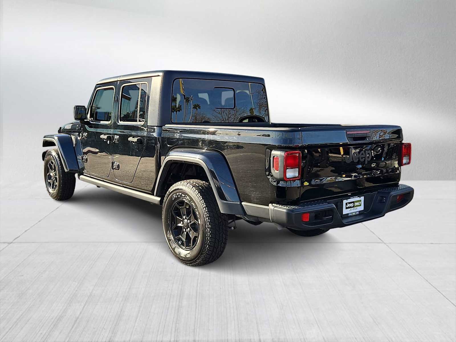 Used 2022 Jeep Gladiator Sport image 6