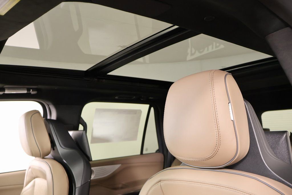 New 2025 Lincoln Navigator Black Label image 18