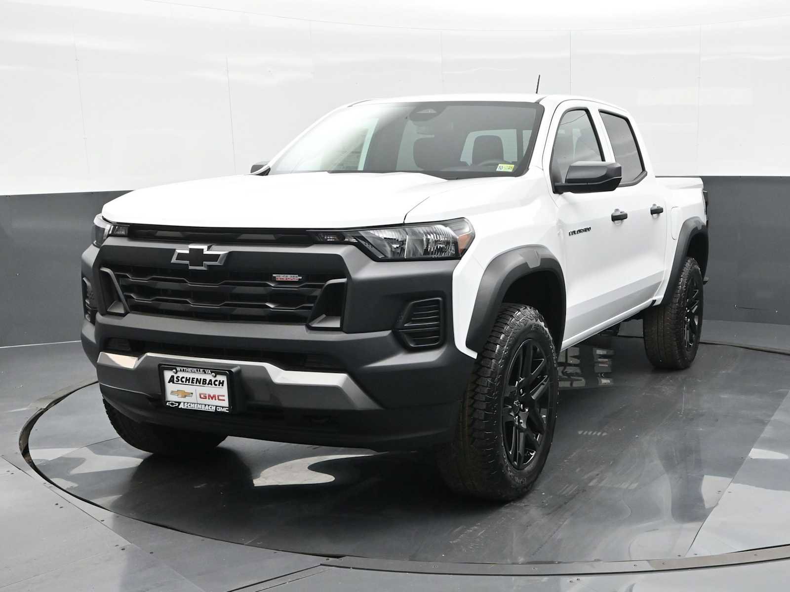 Used 2024 Chevrolet Colorado Trail Boss image 4