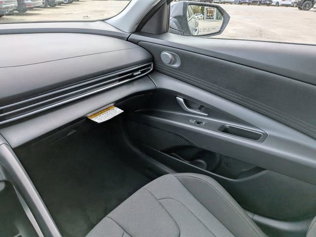 Certified 2026 Hyundai Elantra SE FWD image 16