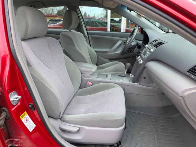 Used 2010 Toyota Camry LE image 12