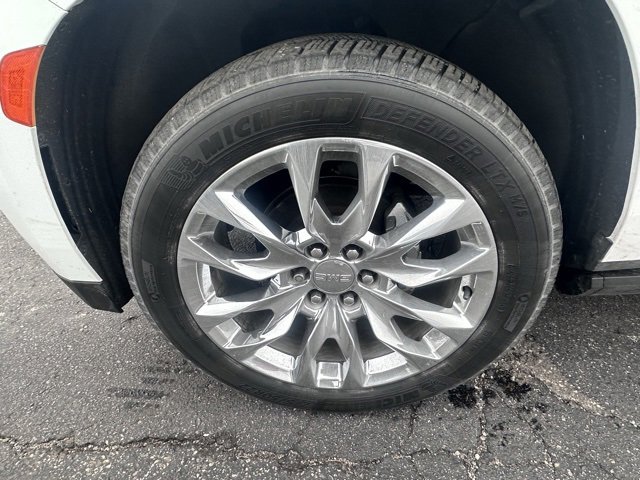 Used 2021 GMC Yukon Denali w/ Denali Premium Package image 9