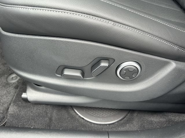 New 2026 Genesis GV80 2.5T RWD image 23