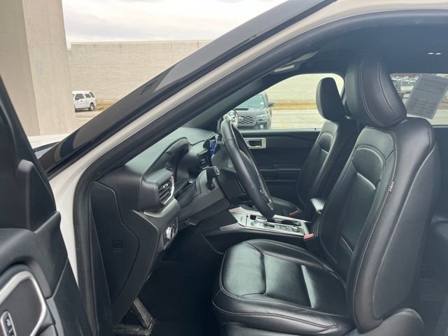 Used 2020 Ford Explorer XLT w/ Equipment Group 202A image 13