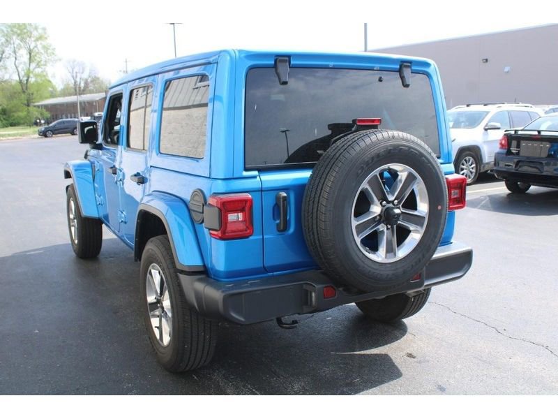Used 2023 Jeep Wrangler Unlimited Sahara w/ LED Lighting Group AWD/4WD image 6