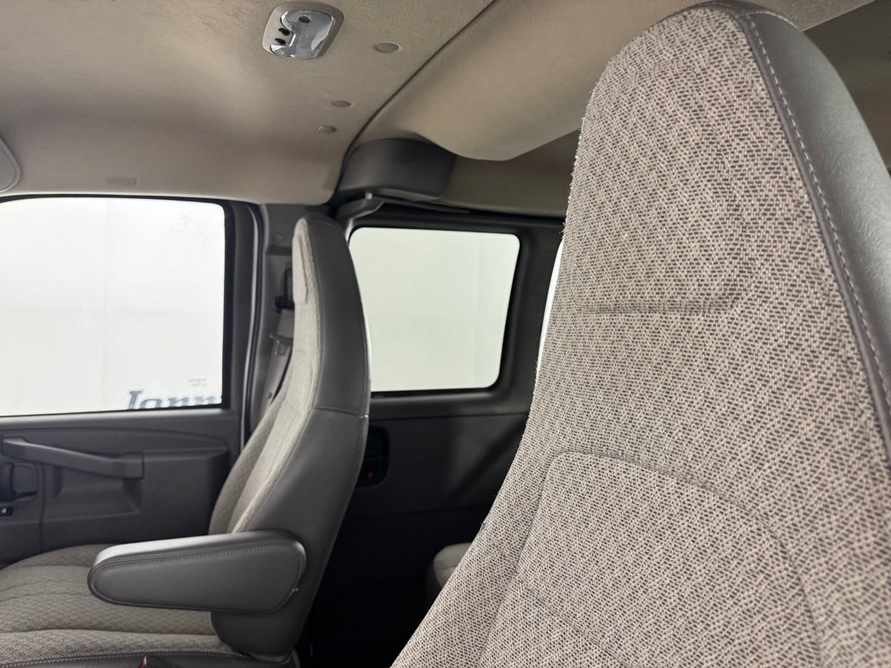 Used 2024 Chevrolet Express 3500 LT w/ LT Preferred Equipment Group RWD image 12