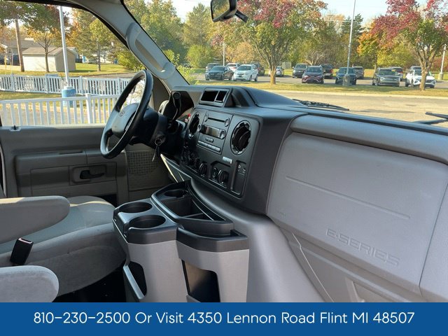 Used 2014 Ford E-150 and Econoline 150 Wagon RWD image 17