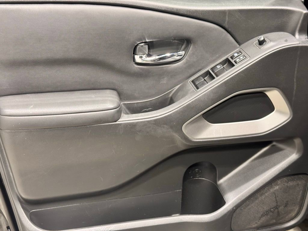 Certified 2023 Nissan Frontier SV image 18