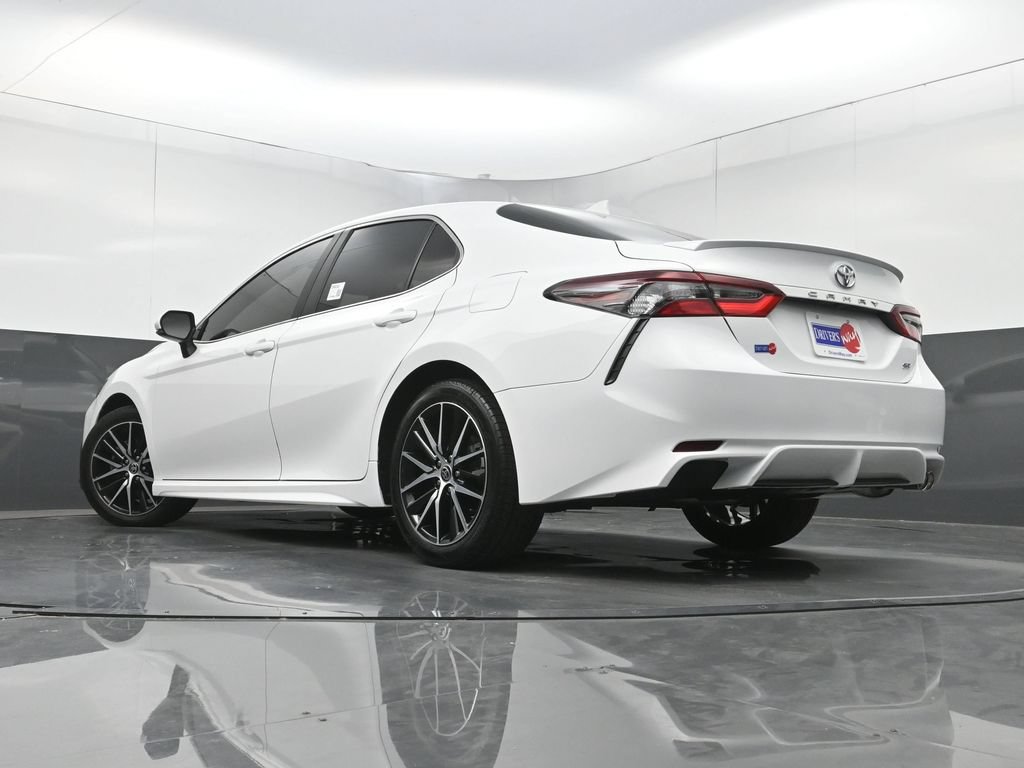 Used 2024 Toyota Camry SE FWD image 29