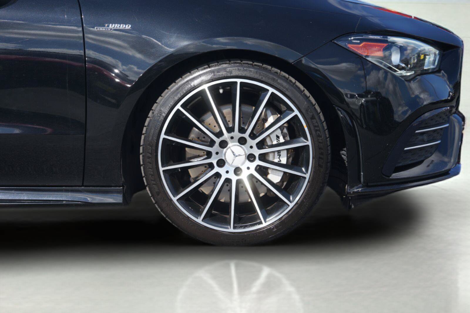 Used 2021 Mercedes-Benz CLA 35 AMG 4MATIC image 4