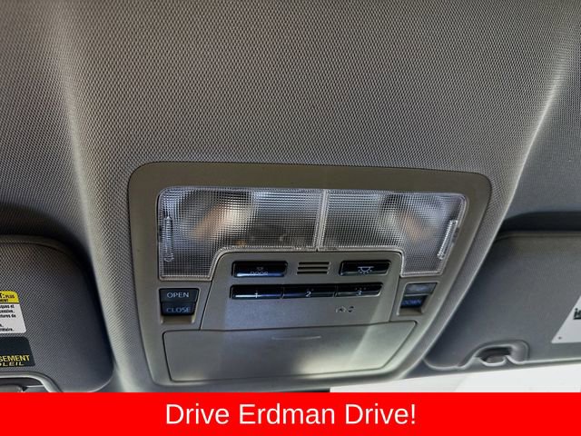 Certified 2018 Toyota Highlander XLE w/ Carpet Mat Package (TMS) image 18