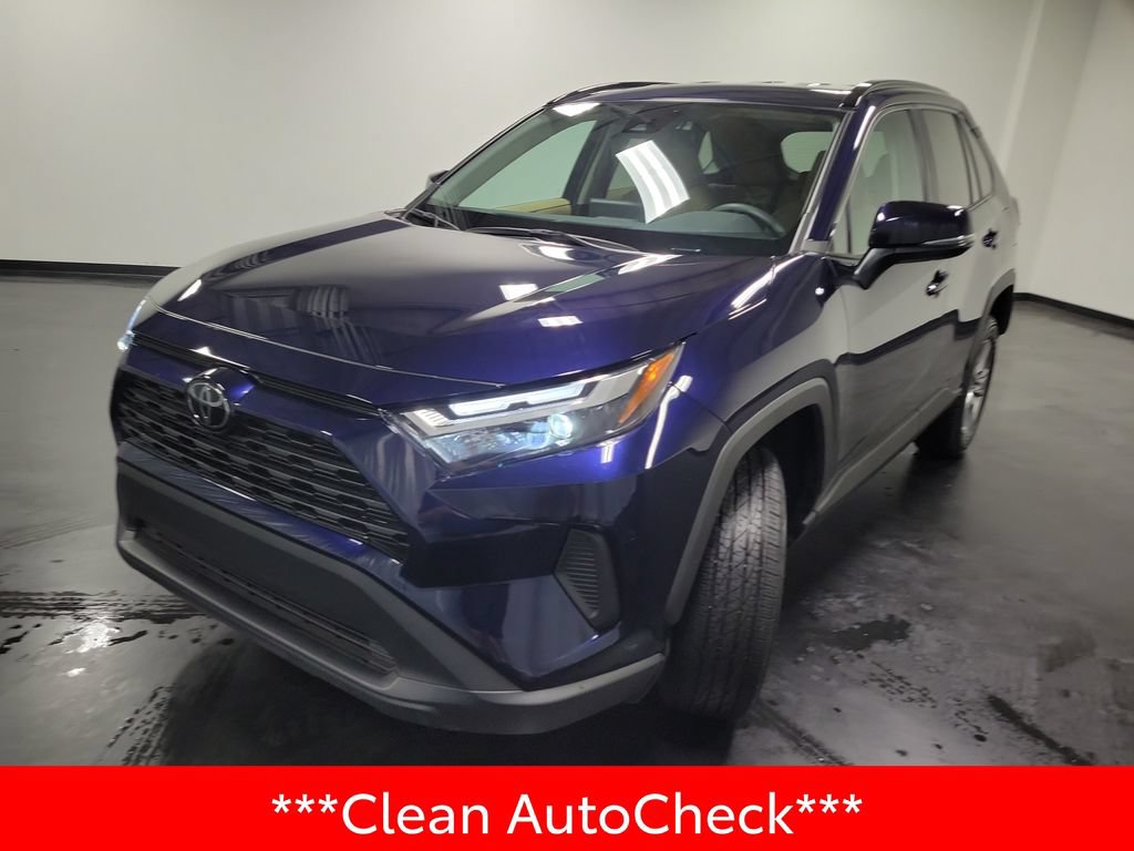 Used 2025 Toyota RAV4 XLE FWD image 4