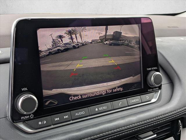 Used 2022 Nissan Rogue SV image 13