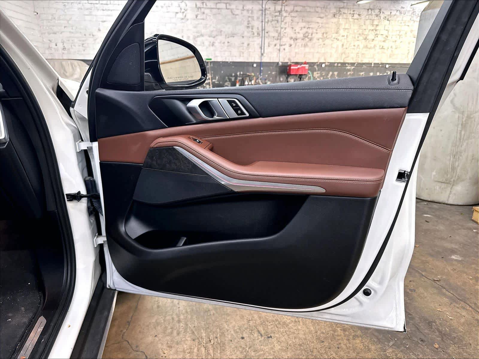 Used 2023 BMW X5 xDrive40i w/ Premium Package AWD/4WD image 26