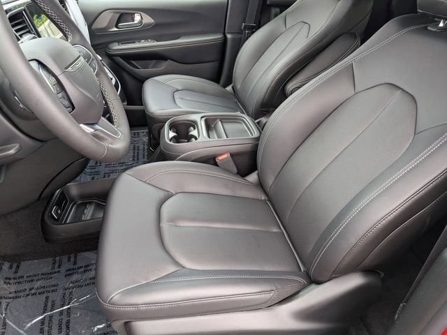 New 2027 Chrysler Pacifica Select FWD image 13