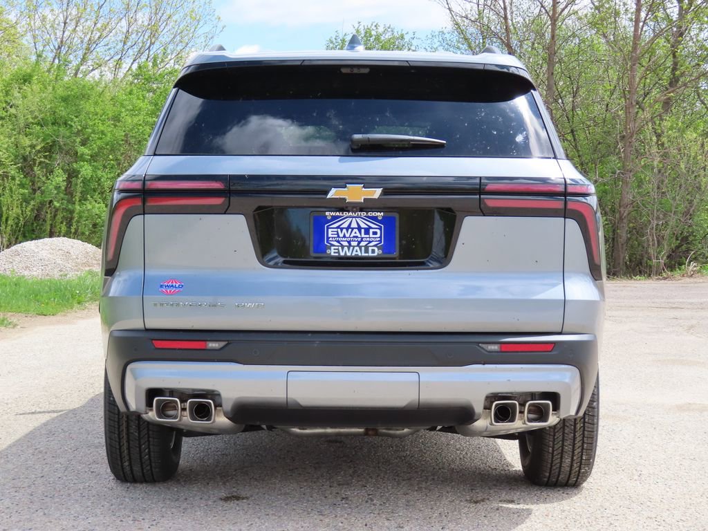 New 2026 Chevrolet Traverse LT w/ Driver Confidence Package AWD/4WD image 17